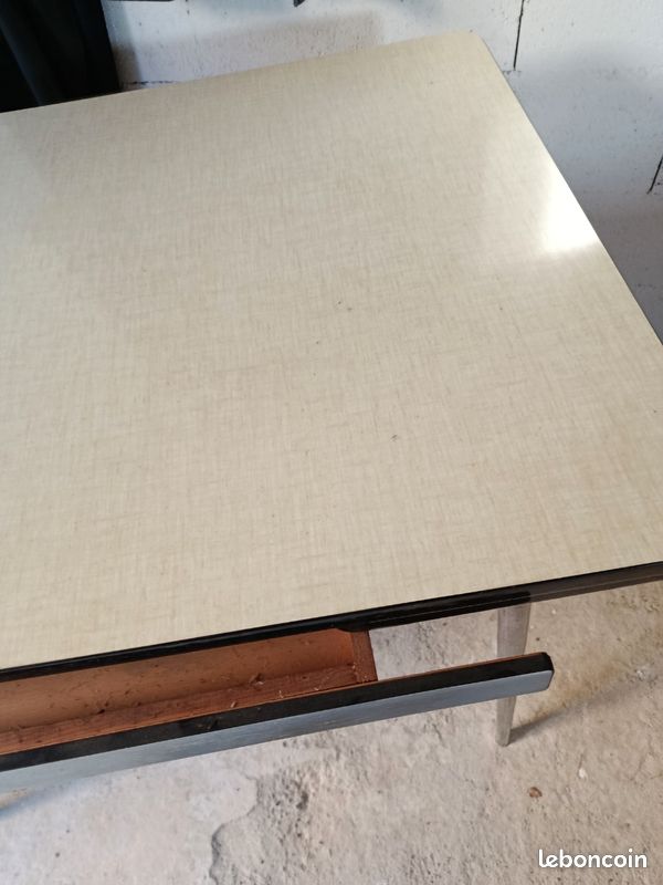 Table formica (image 2)