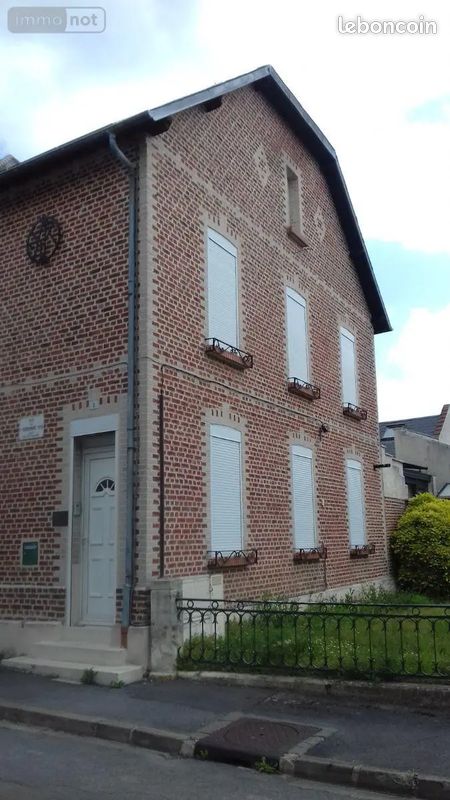 Maison 8 pièces 200 m² · à Crécy-sur-Serre · 200 m² · 183 750 €