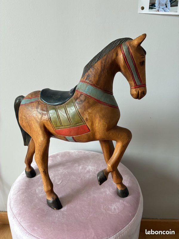 Cheval en bois (image 1)