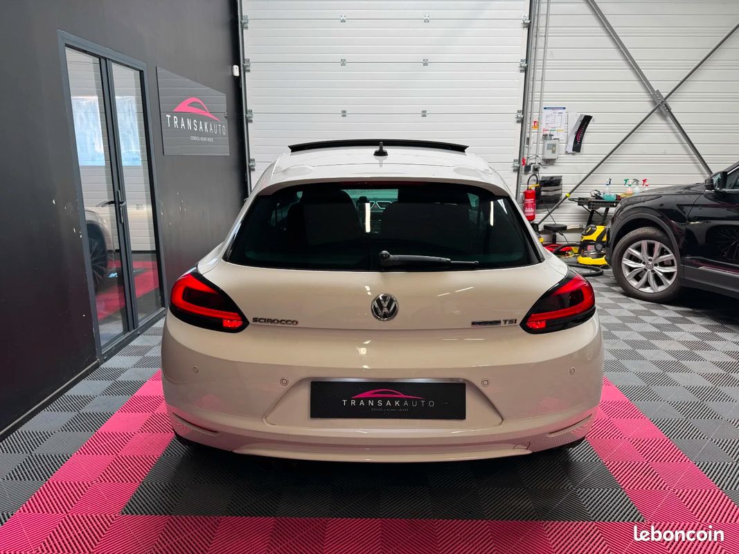 VOLKSWAGEN SCIROCCO LIFE 1.4 TSI 122 cv + TOIT OUVRANT + SIÈGES AV CHAUFFANTS + CLIMATISATION BI-ZONE + RADAR AR (image 4)