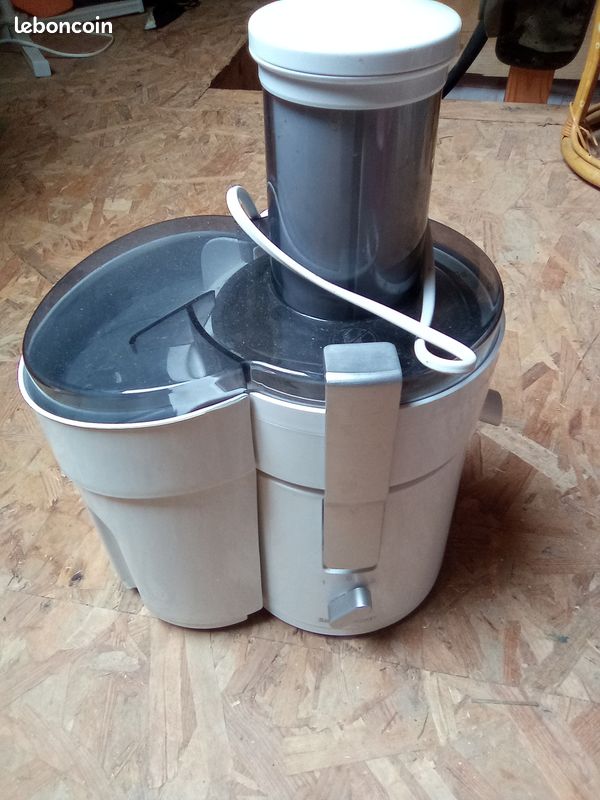 CENTRIFUGEUSE à jus (image 1)