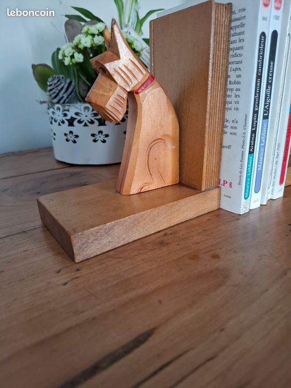 Serre-livres vintage Terrier écossais en bois sculpté : décor de bibliothèque rétro - France
