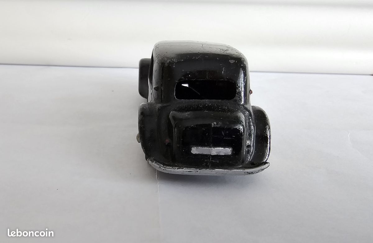 Dinky Toys France Citroën 11BL traction avec malle