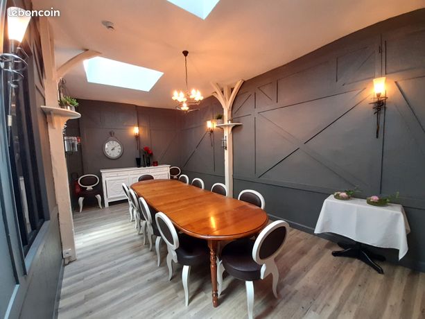 Maison 9 pièces 750 m²