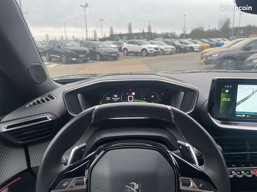Peugeot 2008 1.2 PURETECH 130CH S&S GT EAT8 (image 9)