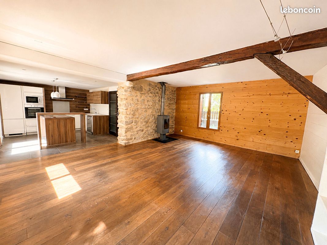 Maison 5 pièces 138 m² · à Saint-Thibaud-de-Couz · 138 m² · 360 000 €