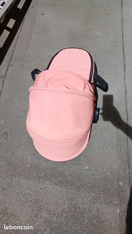 Stokke YOYO Newborn Shell, rose- Jusqu’à 6 Mois ou 9 kg - Inclus: Coque Semi-Dure, Double Matelas, Couvre-Pieds - Cadre YOYO nécessaire (Vendu séparément) (image 4)
