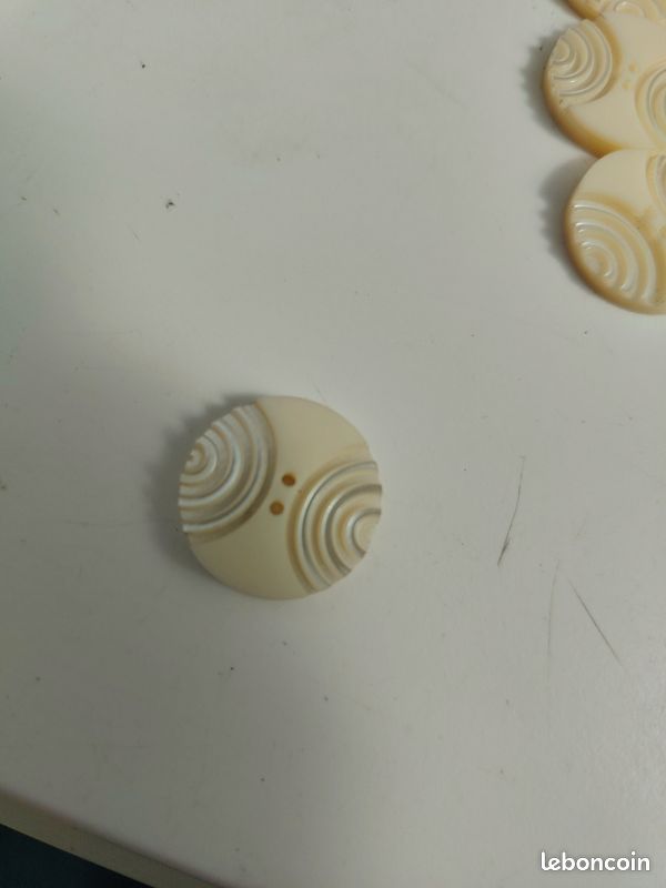 Lots de 8 boutons (image 2)