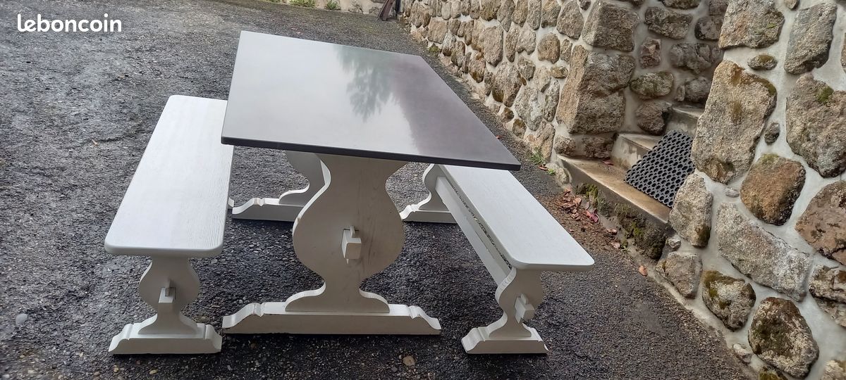 Table et bancs en chene masssif (image 1)