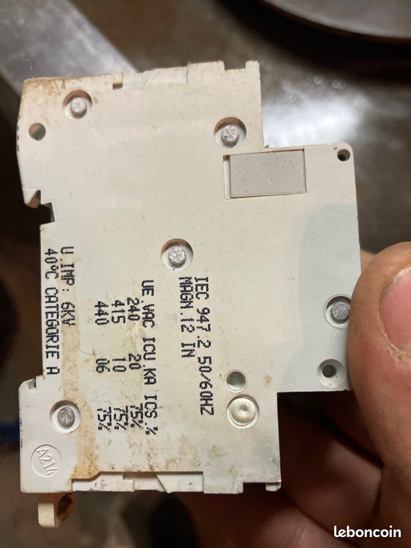 Disjoncteur c60n 20 ampères (image 2)