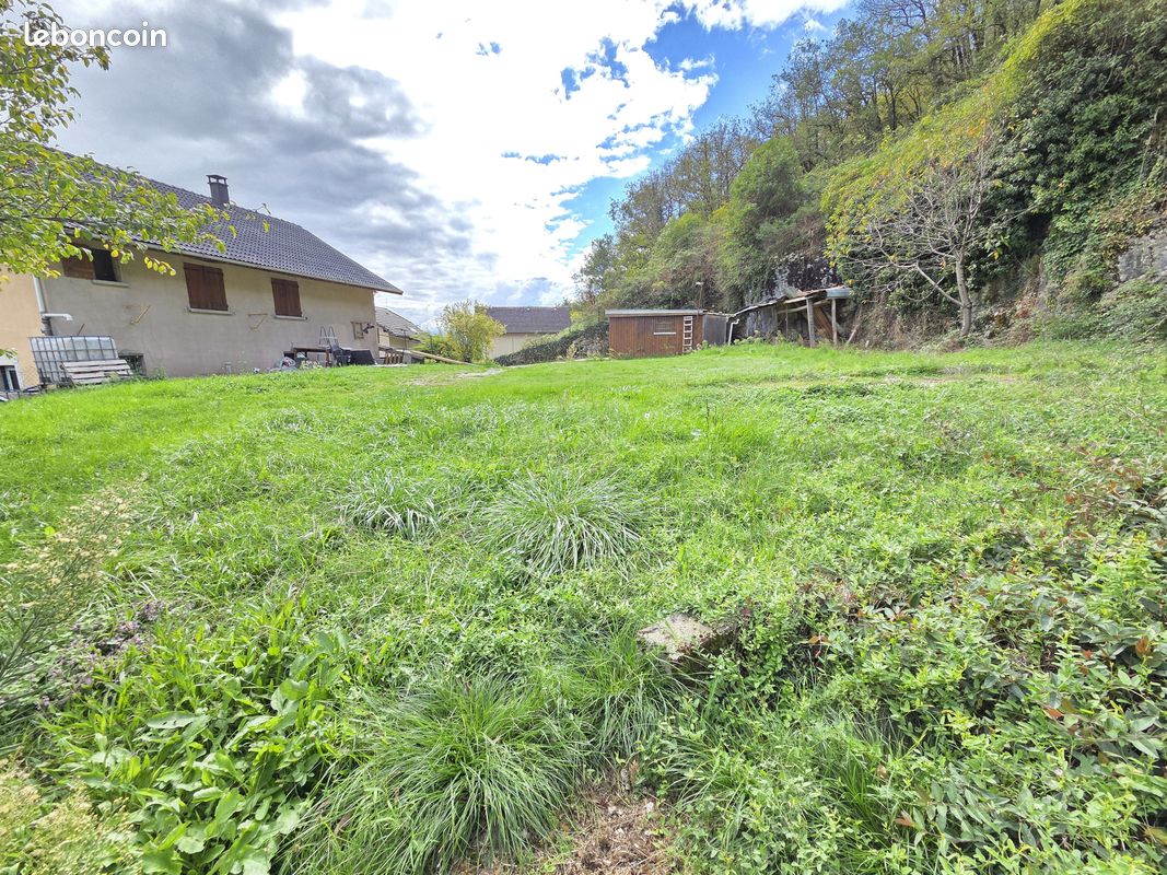 Terrain 863 m² · à Grésy-sur-Aix · 863 m² · 189 000 €