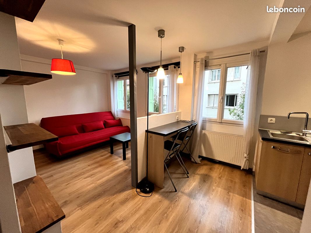 Appartement 1 pièce 27 m² · à Saint-Étienne · 27 m² · 400 €