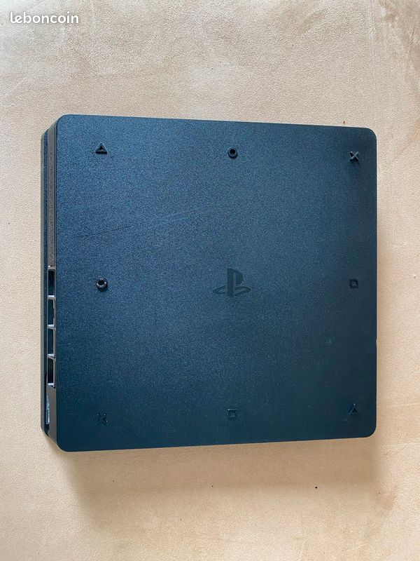 Playstation 4 Slim (image 6)