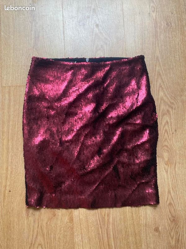 Jupe moulante à sequin bordeaux (image 1)