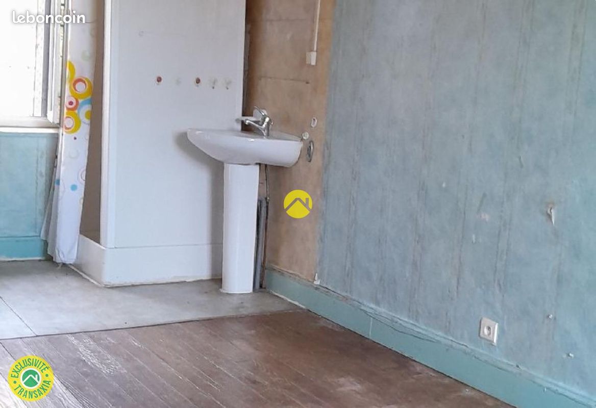 Maison 2 pièces 39 m² · à Chénérailles · 39 m² · 32 000 €