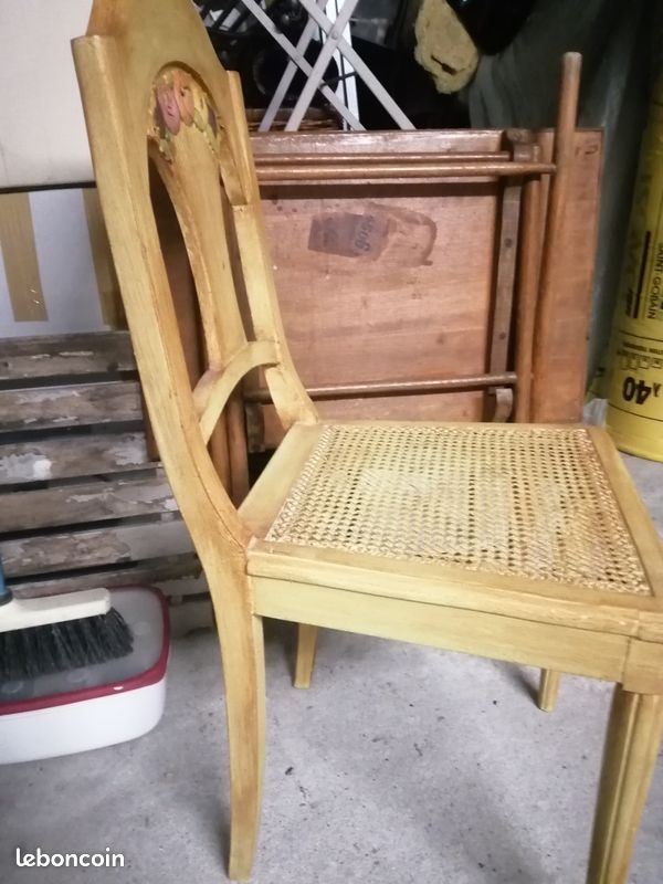 Chaise bois rénovée couleur pastel (image 1)
