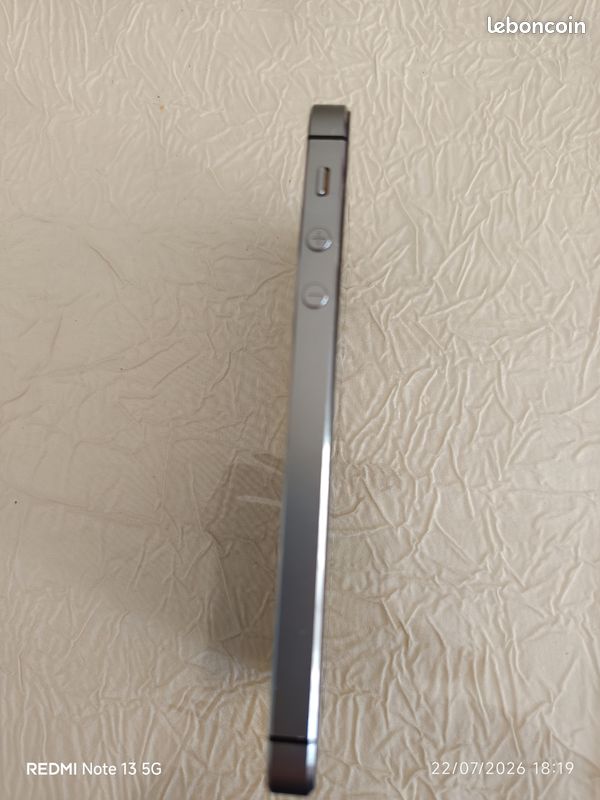 I phone 5 (image 4)