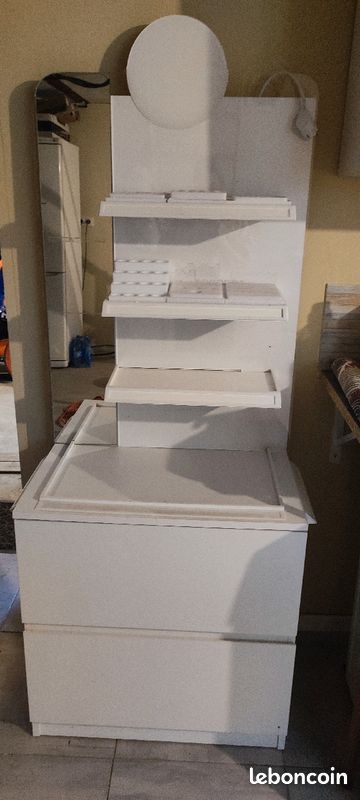 Meuble à maquillage en bois blanc (image 2)