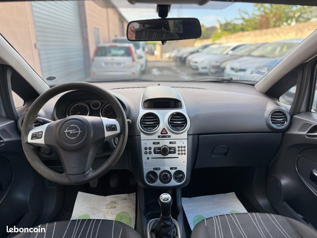 Opel Corsa D 1.2 80CH Enjoy (image 9)