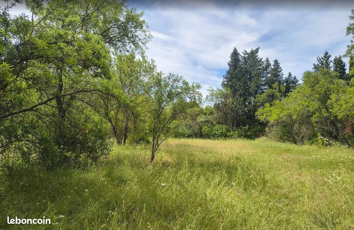 Terrain 1495 m² · à Carpentras · 1 495 m² · 190 000 €