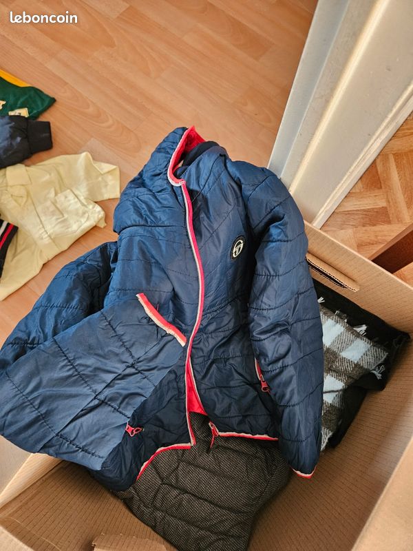 Lot vêtements garçon 5-6 ans / 110-116 cm (Doudounes, Sweats, Joggings...) (image 4)
