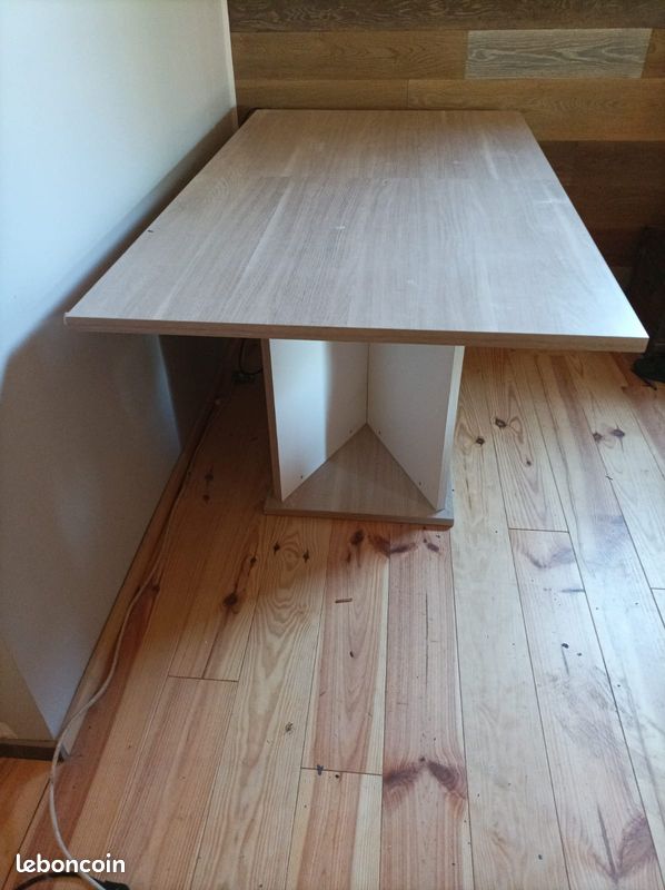 Table (image 3)