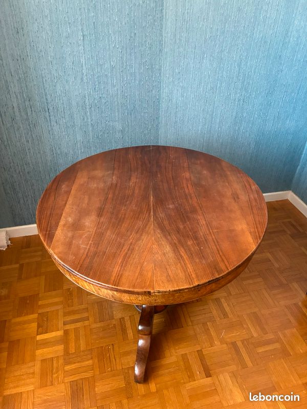 Table ronde en bois massif (image 2)