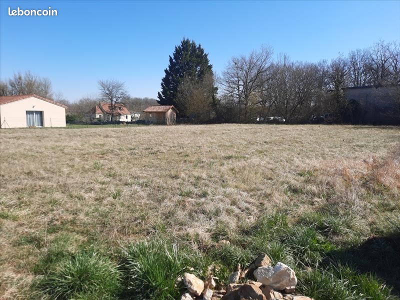Terrain 1120 m² · à Gramat · 20 060 €