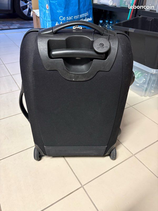 Donne valise samsonite (format cabine standard) (image 2)