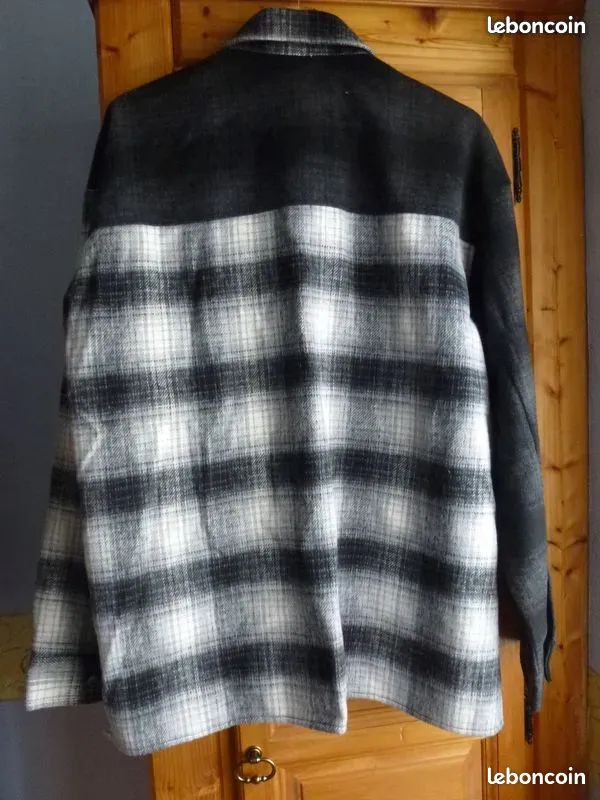 Grosse veste surchemise homme neuve automne / hiver marque Jack&Jones gris blanc taille L ( valeur 65 ) toute douce style polaire vendu 39 (mishaupalsachom) (image 3)