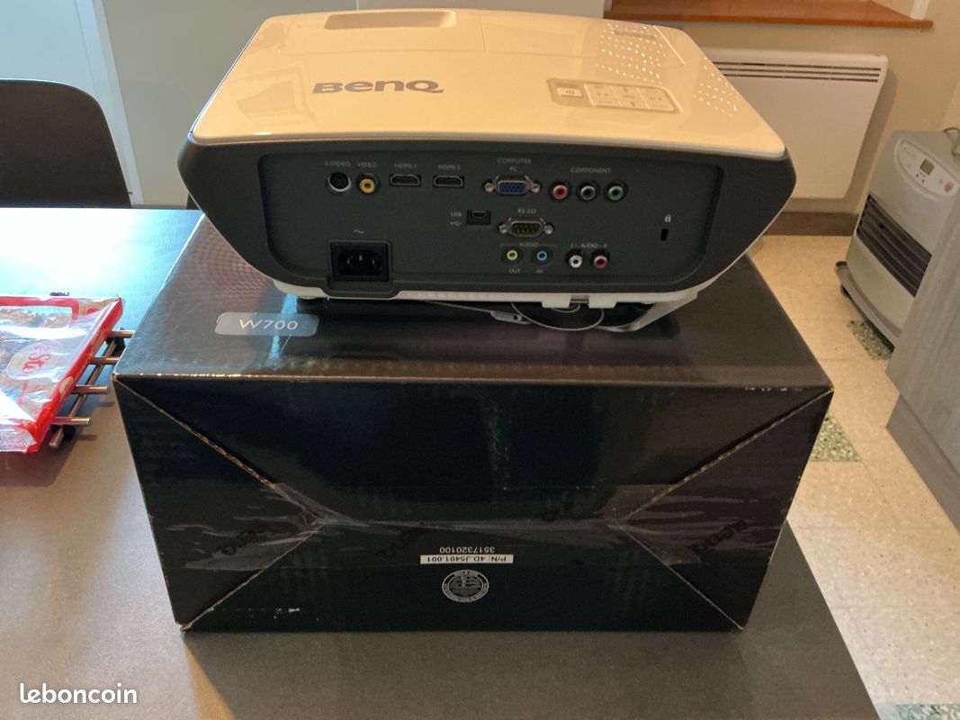 Vends videoprojecteur beng + écran portable lumene (image 3)
