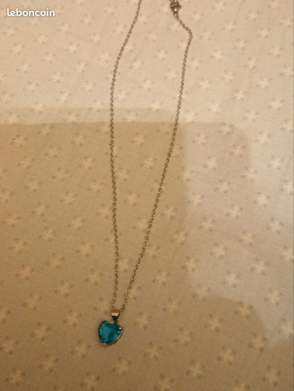 Collier Coeur Bleu Avec Pendentif - Chaîne Argentée, Neuf Sans Emballage, Jamais Porté