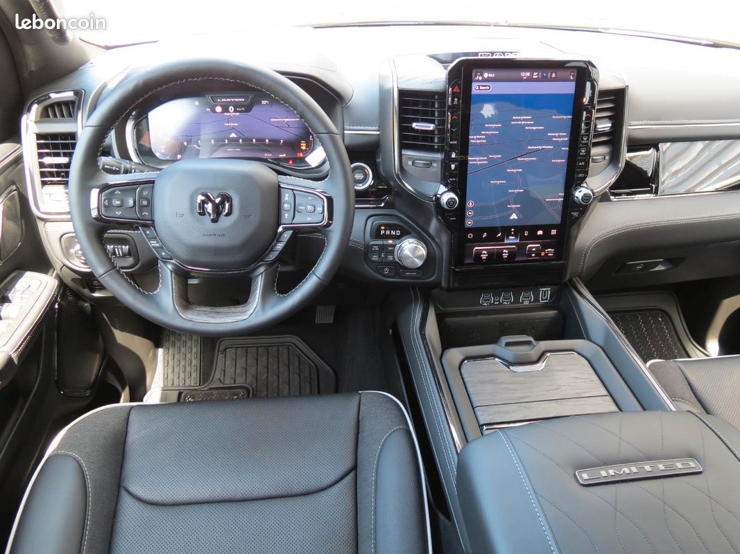 Dodge Ram 1500 Limited Night Edition 4x4 2025 (image 3)