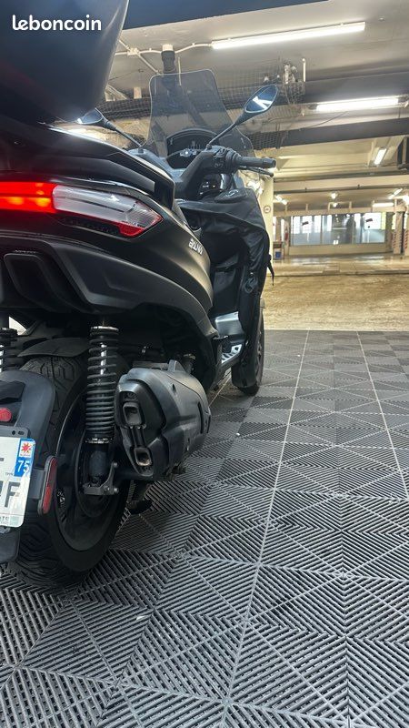 Piaggio MP3 530 HPE – 2022 – 21 133 km – Très bon état (image 6)