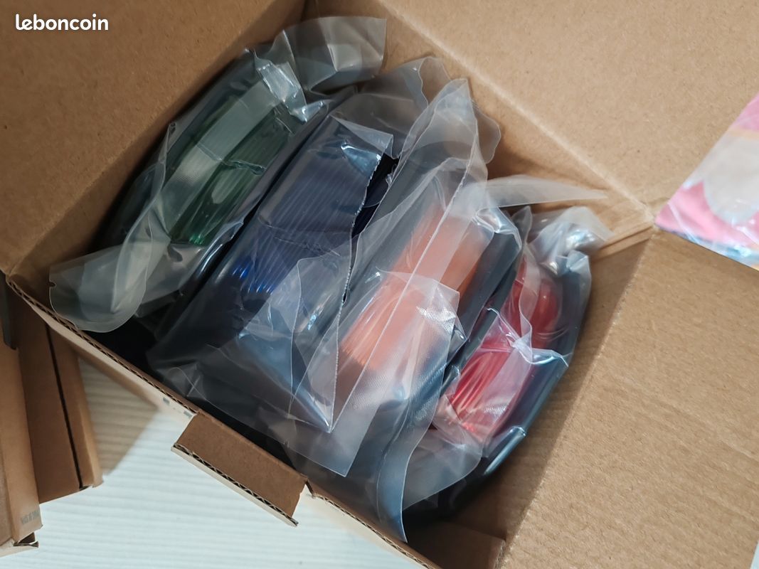 Imprimante 3d avec filament et accessoires (image 7)