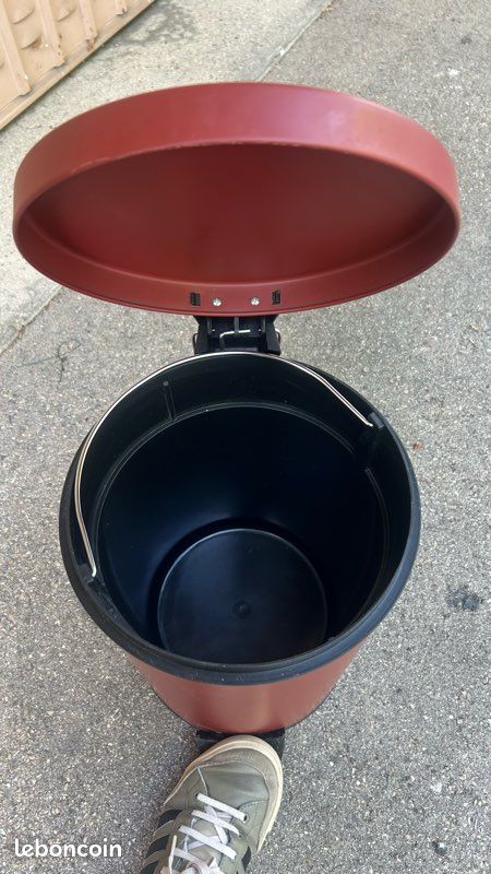 Poubelle à pédale rouge bordeaux / terracotta — 12-15 L (image 2)