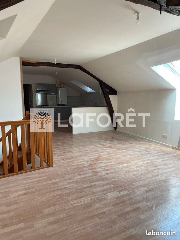 Appartement 5 pièces 90 m² · à Ay-Champagne · 90 m² · 680 €