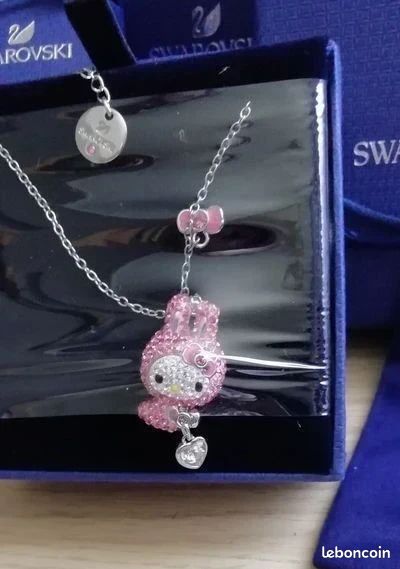 Collier Hello Kitty En Métal Sur Feutrine Rose Et Fuchsia – Neuf Avec étiquettes, Pendentif Mignon – Idéal Cadeau Fan
