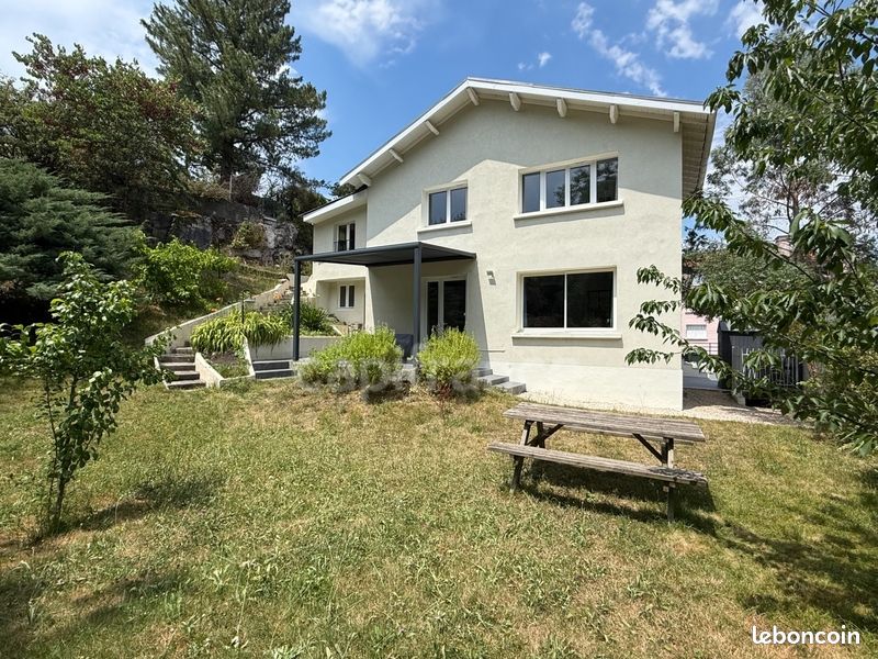 Maison 8 pièces 212 m² · à Lourdes · 212 m² · 338 000 €