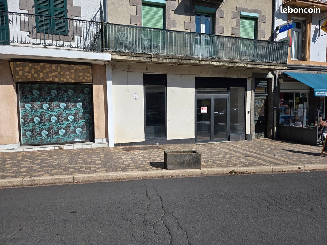 Local commercial (image 1)