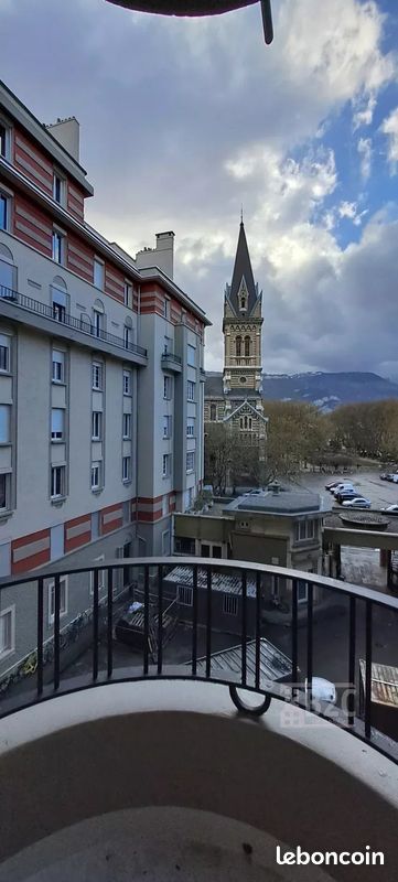 Appartement 2 pièces 61 m² · à Grenoble · 61 m² · 748 €