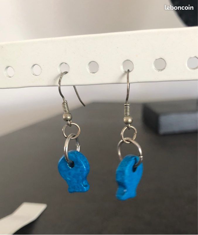 Différentes modèles de boucles d’oreilles (swipe pour toutes les voir) (image 2)