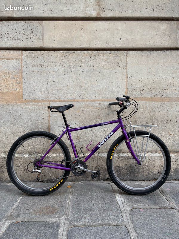 Commuter VTT vintage UNIVEGA 26 pouces taille S (16 inches) Vélos