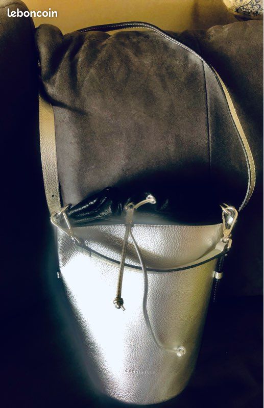 Sac Coccinelle en cuir neuf (image 1)