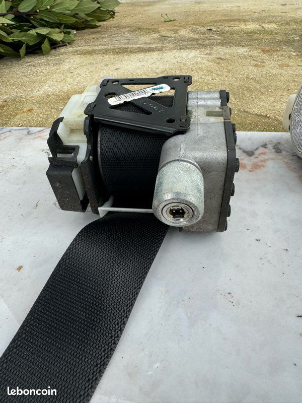 Ceinture De Sécurité Avant Gauche Pour Mercedes C200 W203 - Pièce D'occasion