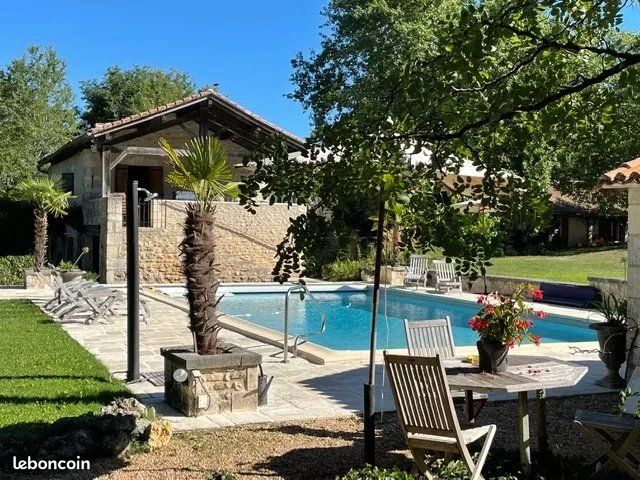 Maison 6 pièces 130 m² · à Verteillac · 130 m² · 415 000 €