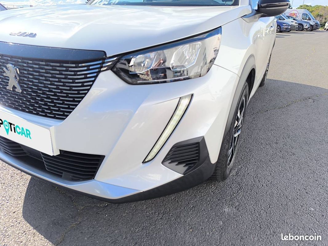 PEUGEOT 2008 PureTech 130 S&S EAT8 Allure (image 17)