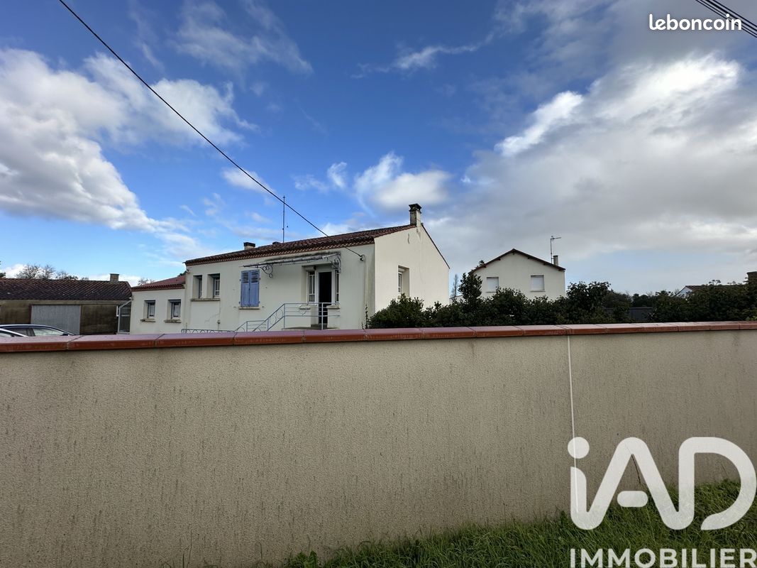Maison 8 pièces 123 m² · à Longeville-sur-Mer · 123 m² · 220 000 €