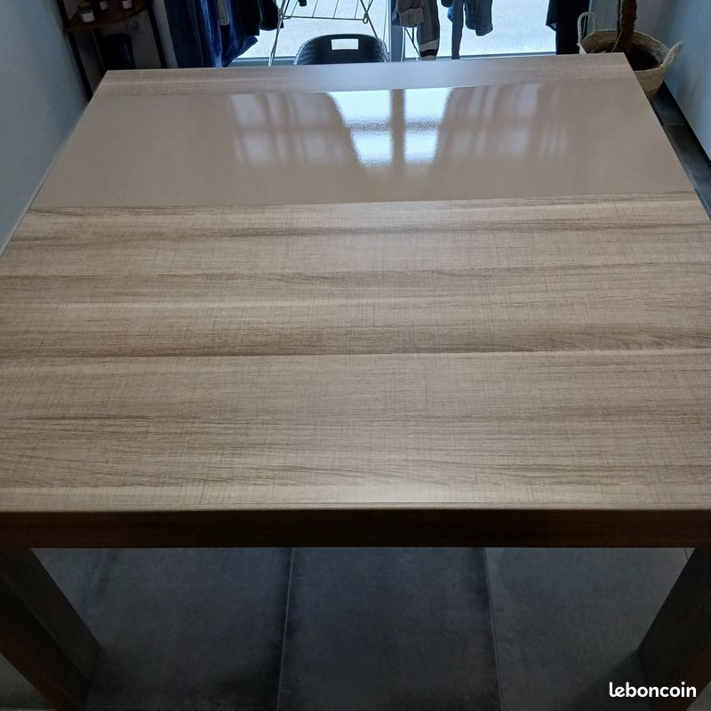Table carrée (image 3)