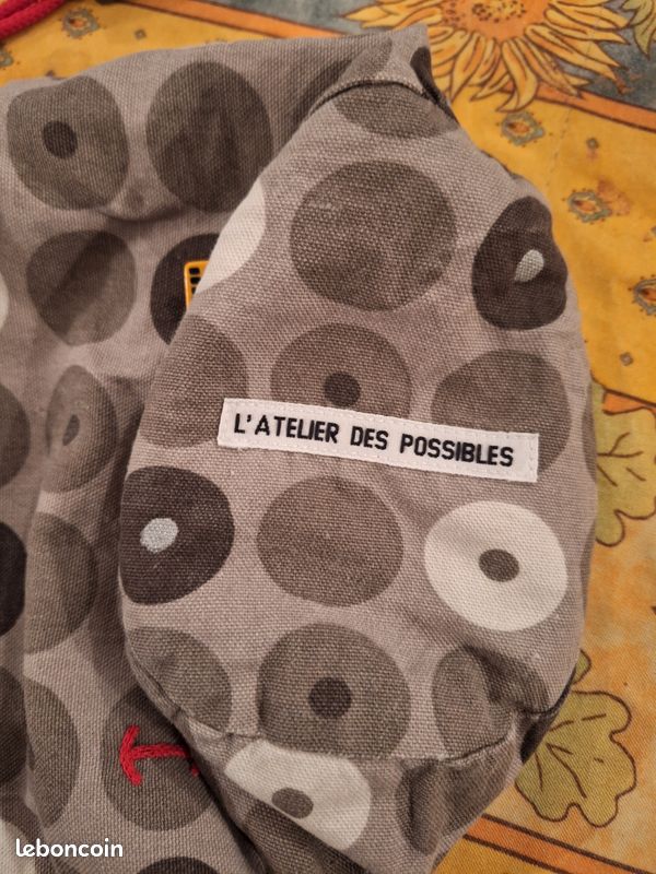 Pochette en tissu brodée au prénom "Gabriel" (image 5)